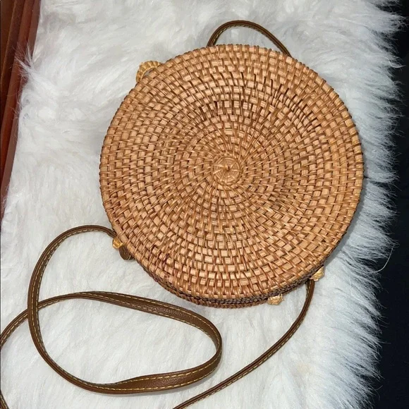 Handcrafted Tan Rattan Crossbody Bag - Picture 5 of 6